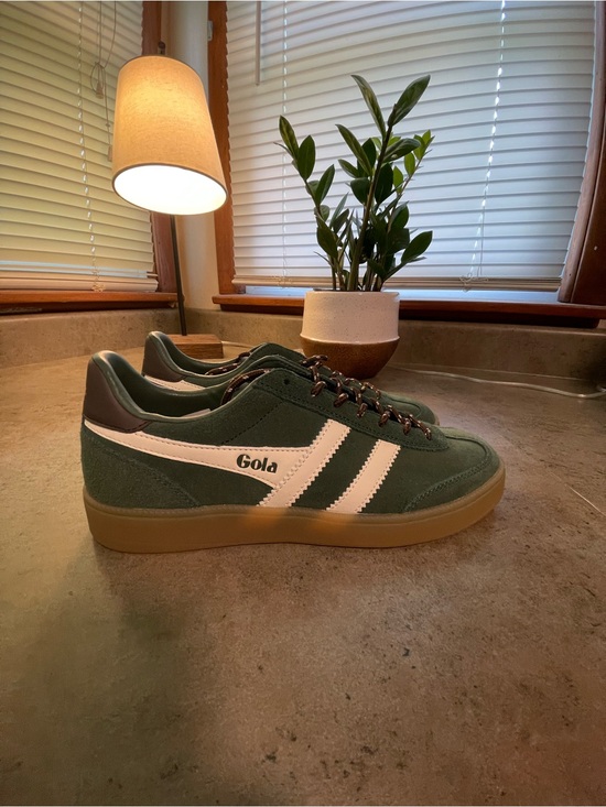 Gola Shoes - Gola Women’s Viper Evereve Exclusive Suede Sneaker US 8